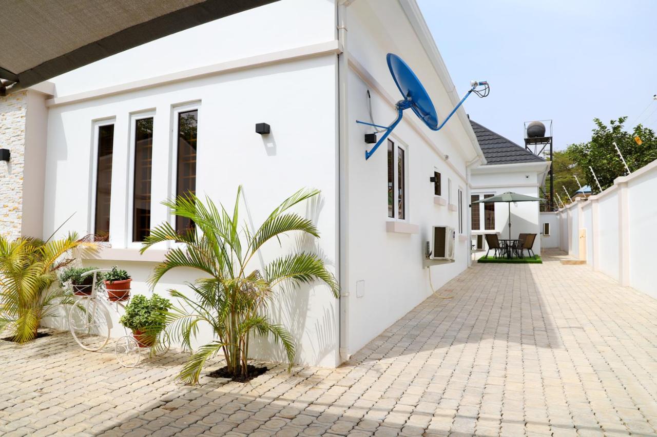 Rhodabode Apartments. A Luxury 3 bedroom bungalow. - Ferienwohnung