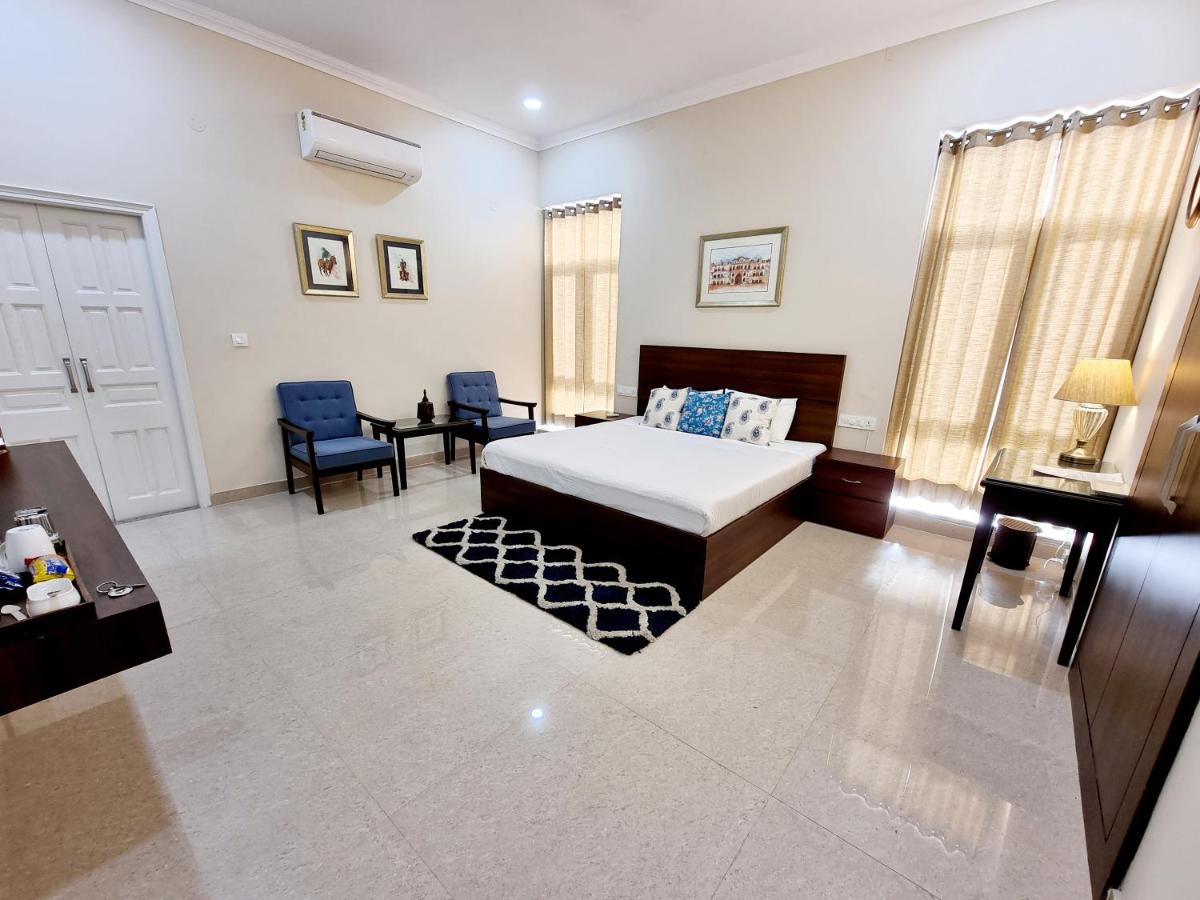 Superior King Room