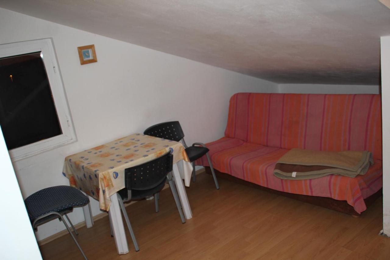 One-Bedroom Apartment with Balcony (2 Adults)
