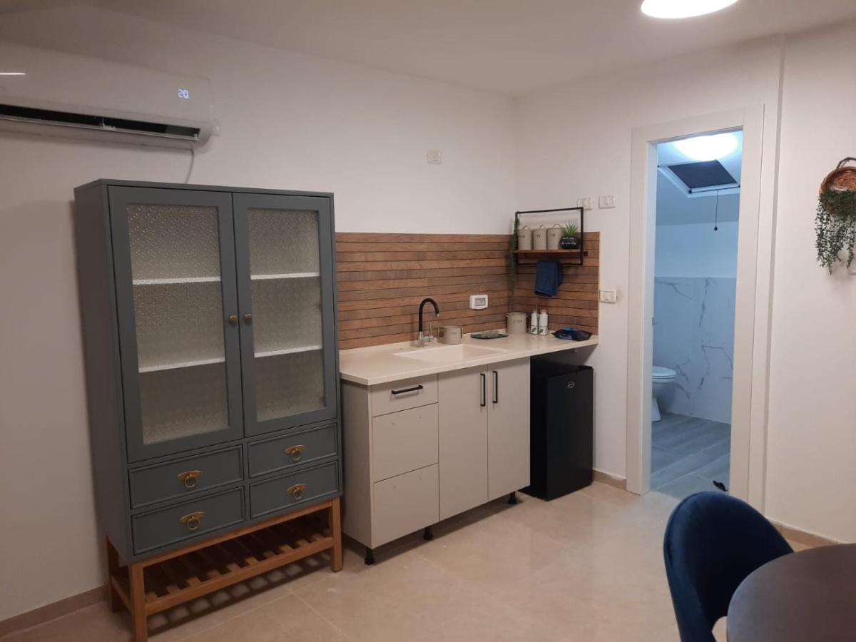 הסטודיו של יהודית קרוב לים Yehudit's Studio - Ferienwohnung Niẕẕan