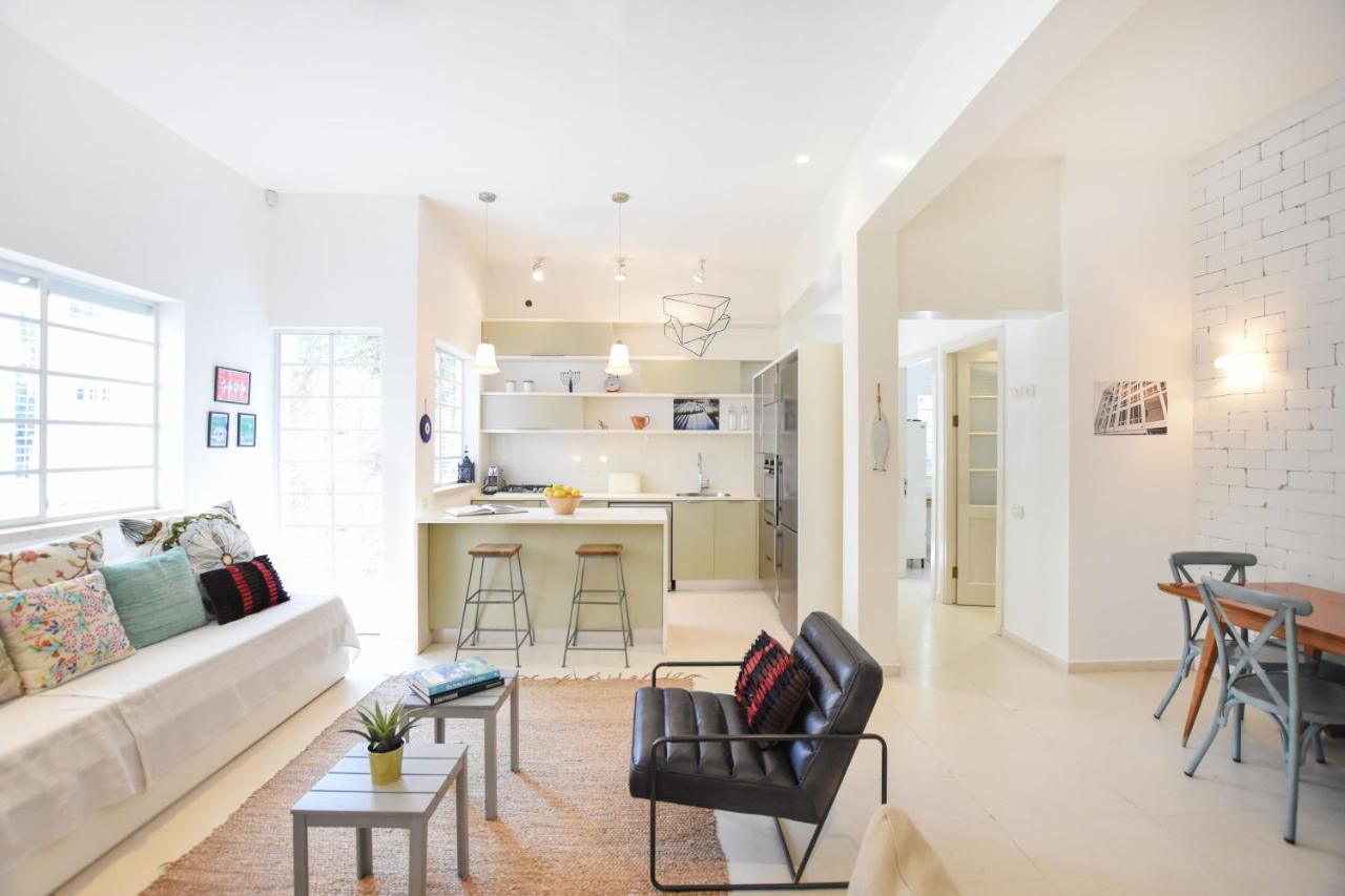 Spacious 3-BR Apartment by HolyGuest - B&B Tel Aviv