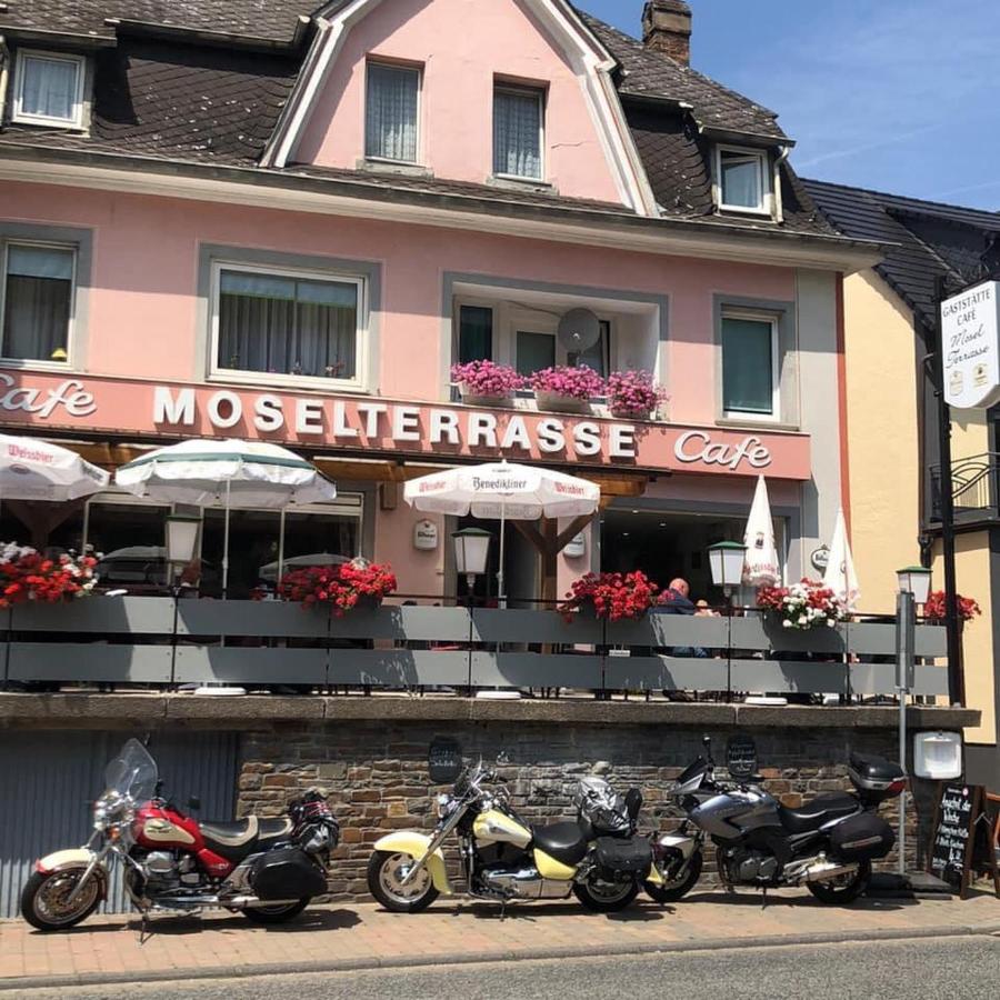 B&B Klotten - Cafe Moselterrasse - Bed and Breakfast Klotten