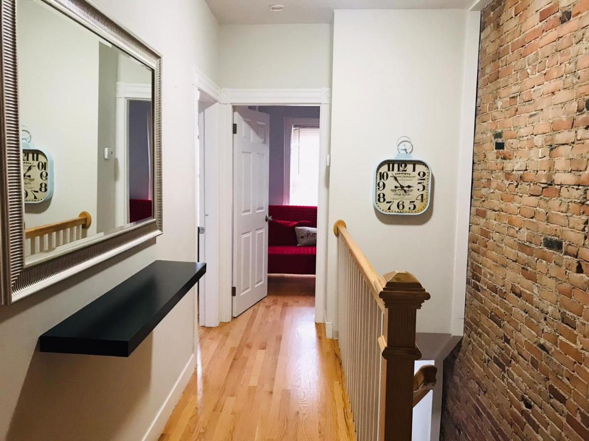 Renovated, 10 Min from the city - B&B