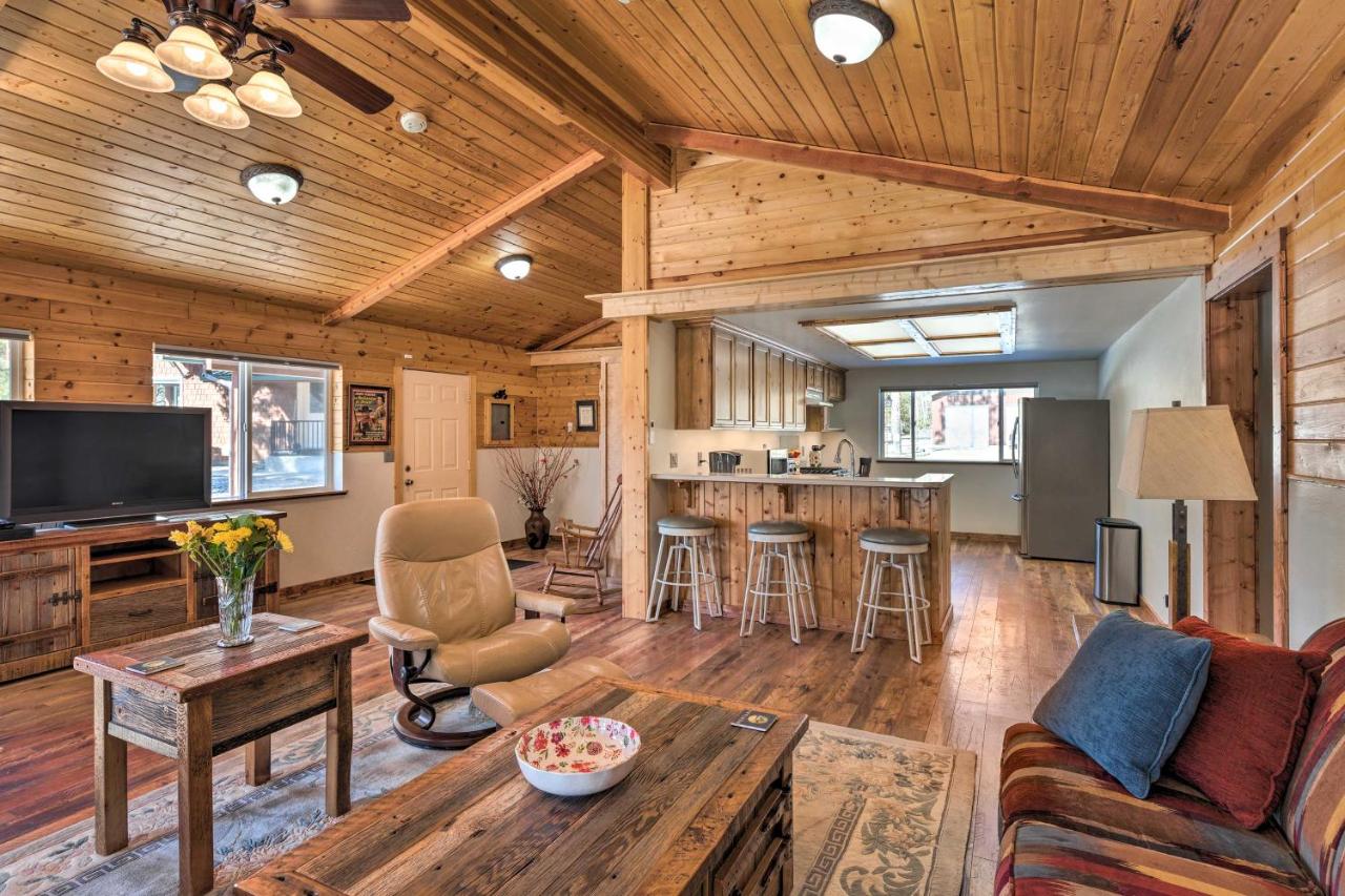 Victor Woodland Cabin Retreat with Fire Pit - B&B
