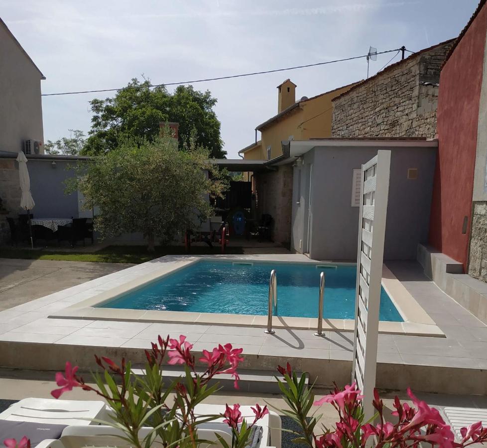 Holiday Home Peruski - B&B Peruški