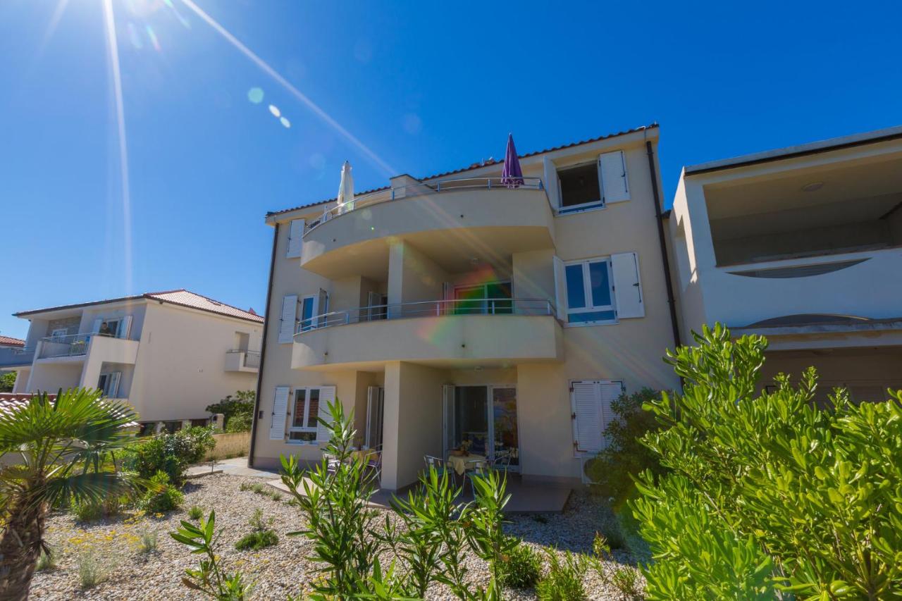 DAKOVIC BOBA - B&B