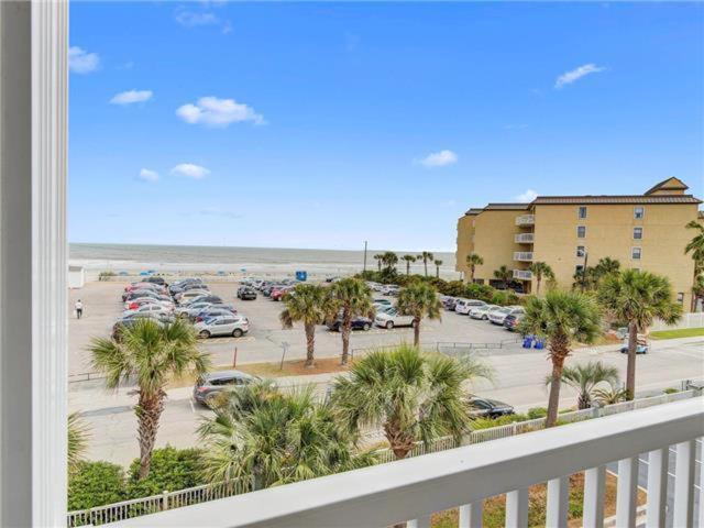Folly Me to the Beach! - B&B