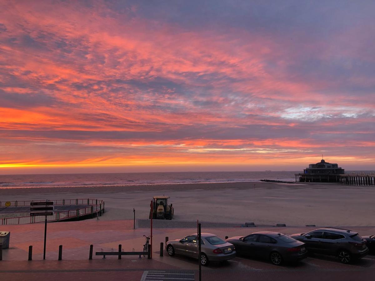 Luxueus appartement met ruim terras, frontaal zeezicht 4 à 5 personen - Chambres d'hôtes Blankenberge