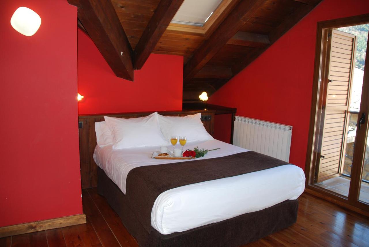 Superior One-Bedroom Apartment (2 Adults)