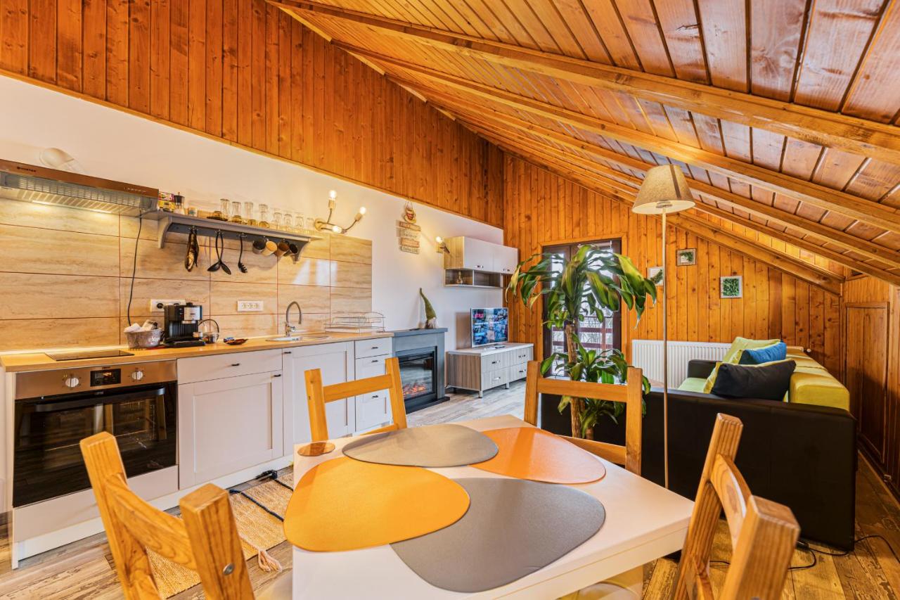 Snug Apartments - Private Parking near DownTown - B&B Braşov
