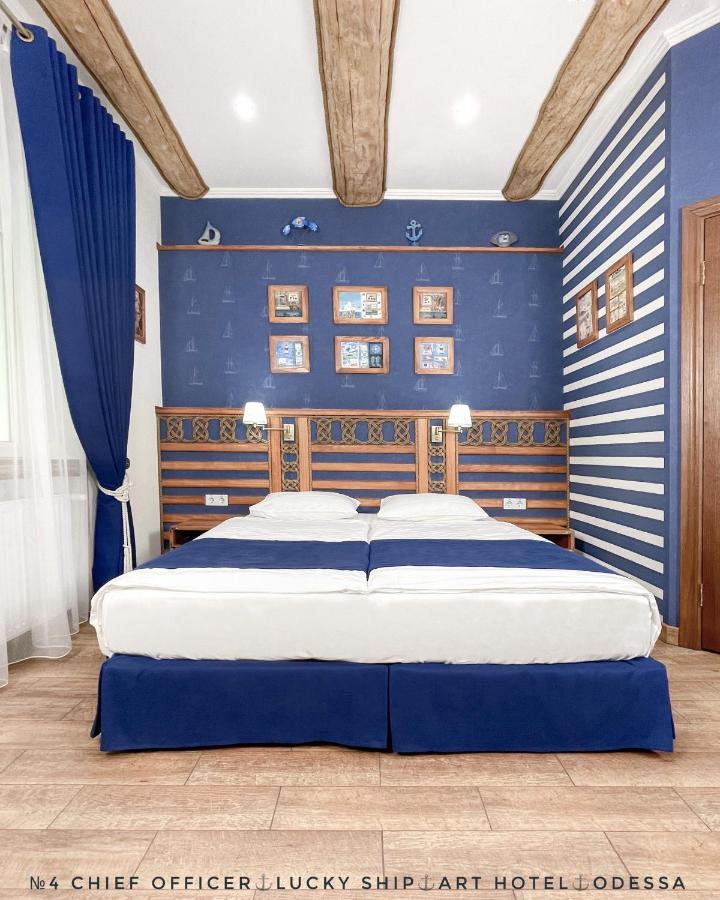 Large Double or Twin Room - No Window
