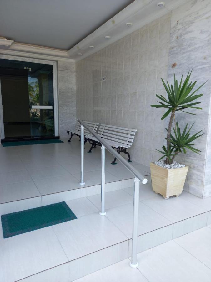 Apartamento com sacada frente ao mar - B&B