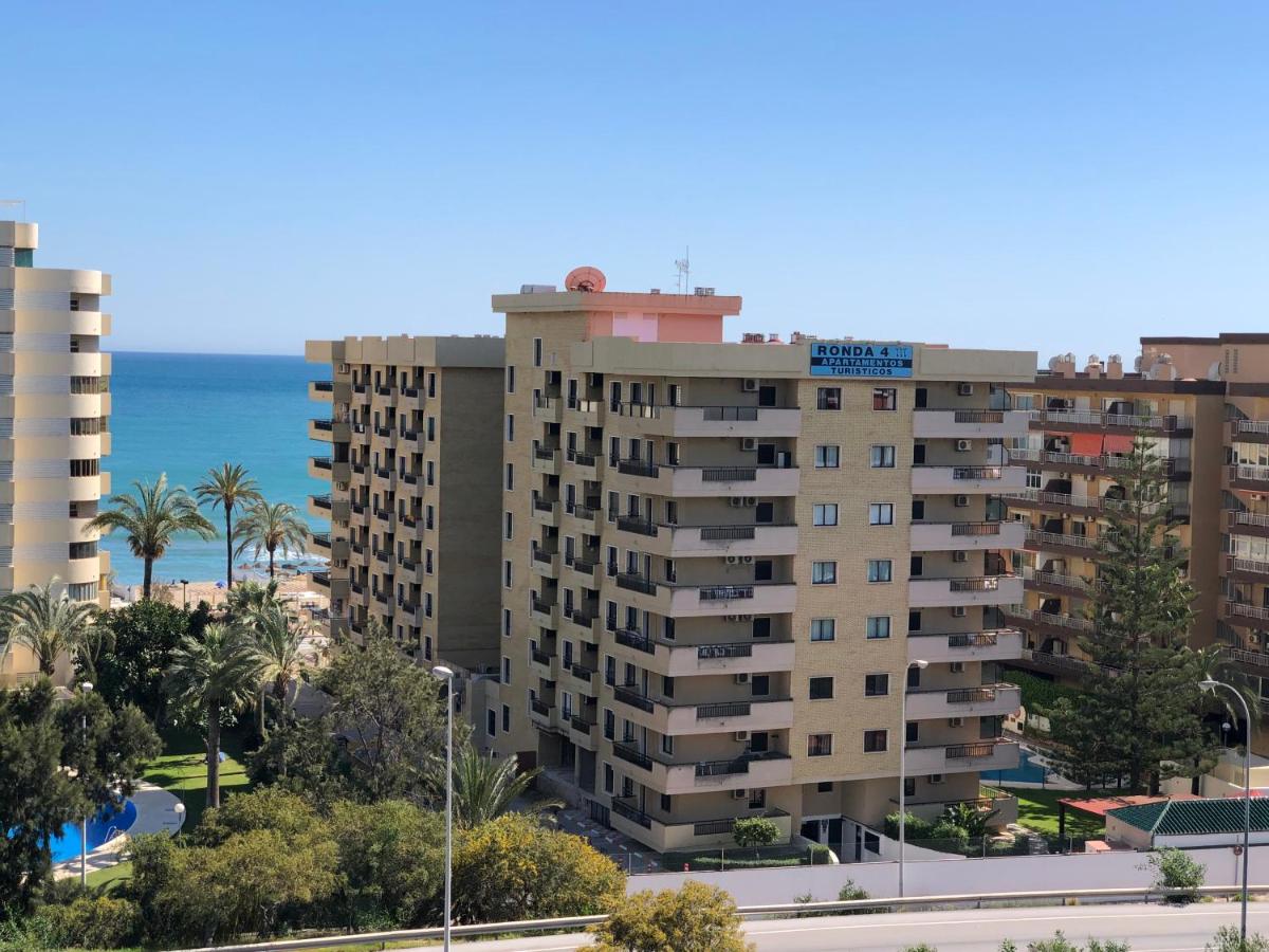Beachfront apartment in Fuengirola NEW - B&B
