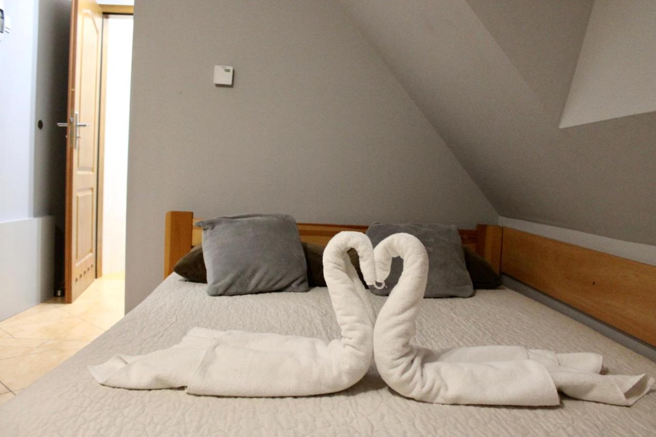 Apartment (3 Adults)
