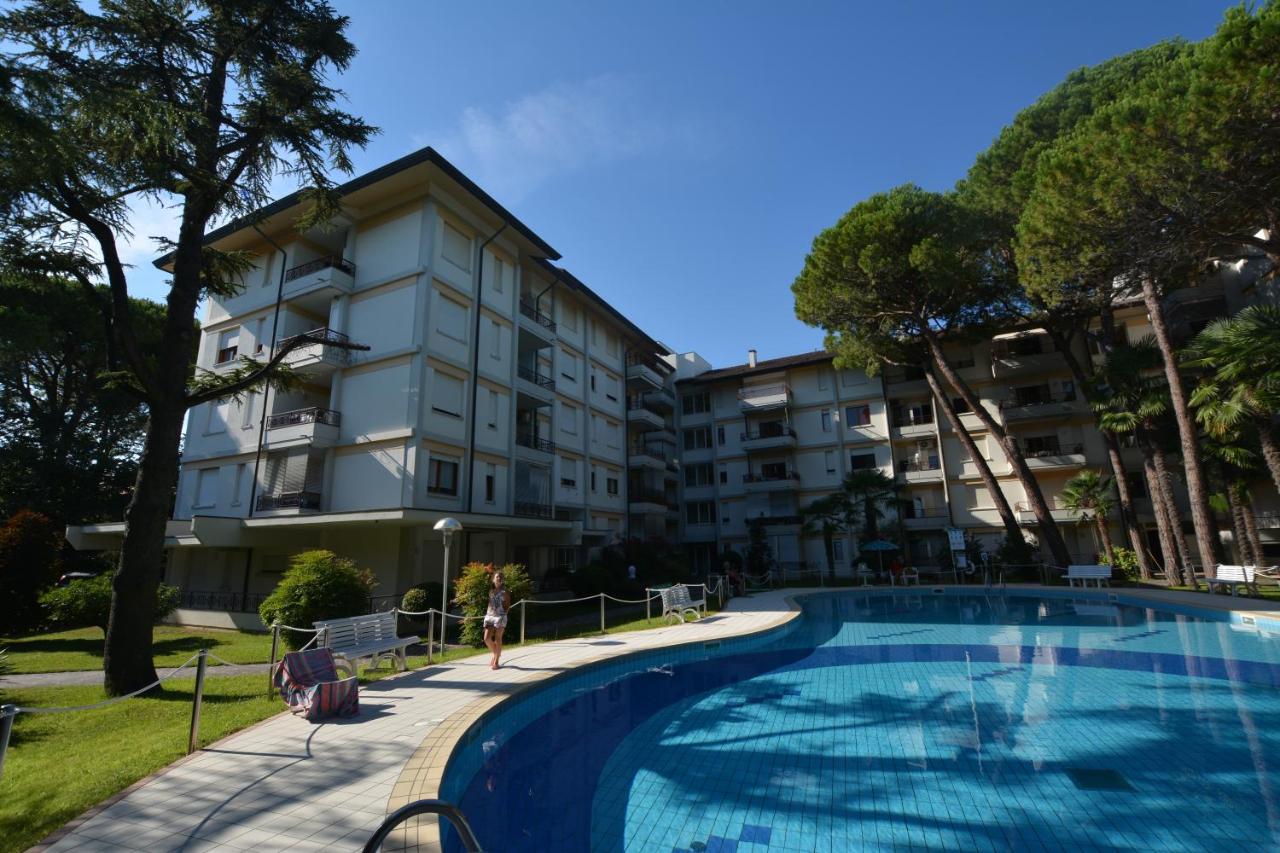 Apartment mit Poolblick