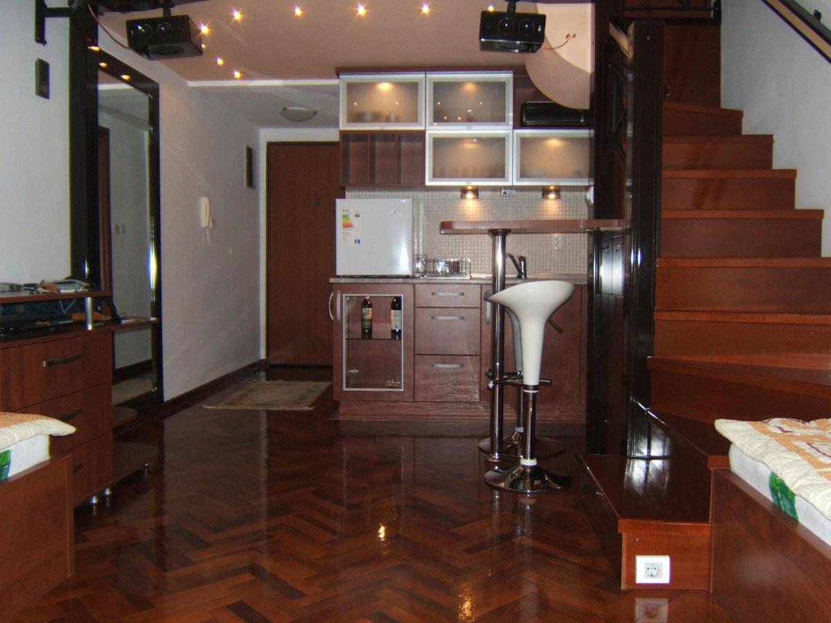 Appartamento su 2 Livelli con 1 Camera da Letto, Balcone e Vista Mare