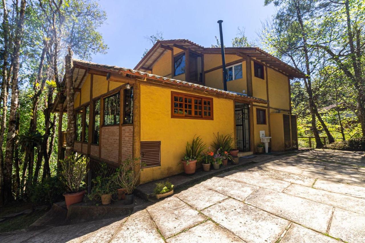 Casa com área gourmet perto do Parque Amantikir - B&B Campos do Jordão