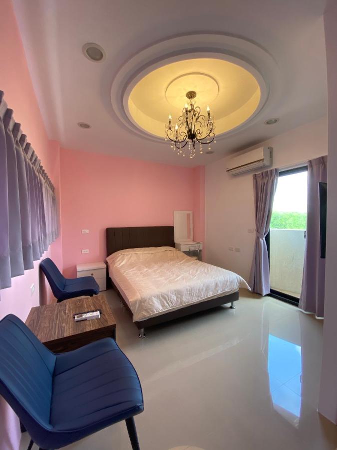 葳葳民宿 - Bed and Breakfast