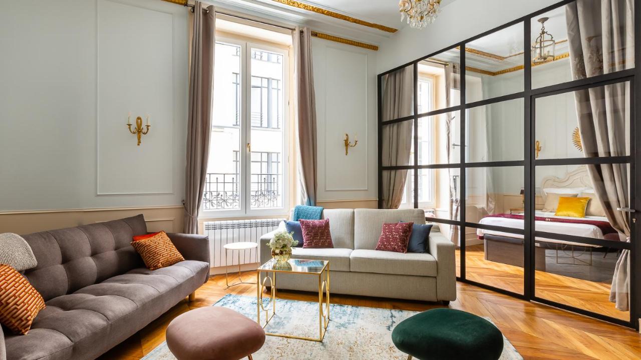 B&B Paris - Luxury 3 Bedroom 2 Bathroom - AC - Louvre & Marais - Bed and Breakfast Paris