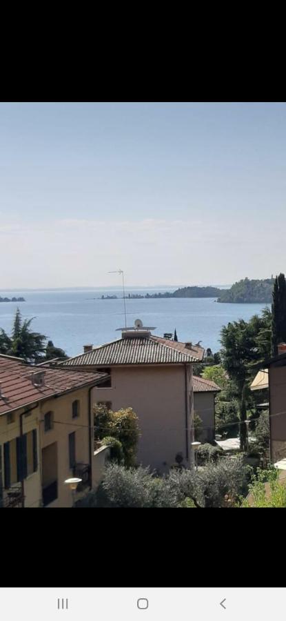 VALLE FIORITA 42 - Lake view Studio - B&B Gardone Riviera