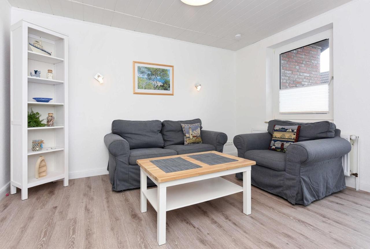 One-Bedroom Apartment with Balcony