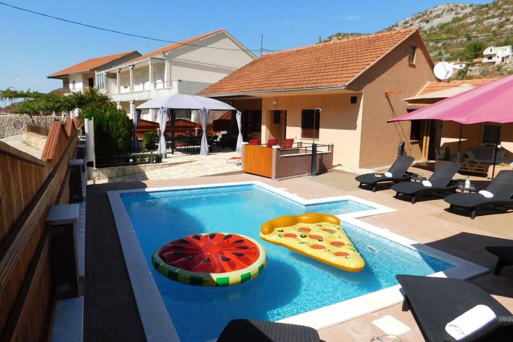 Holiday home Jass near Makarska - Chambres d’hôtes Zagvozd