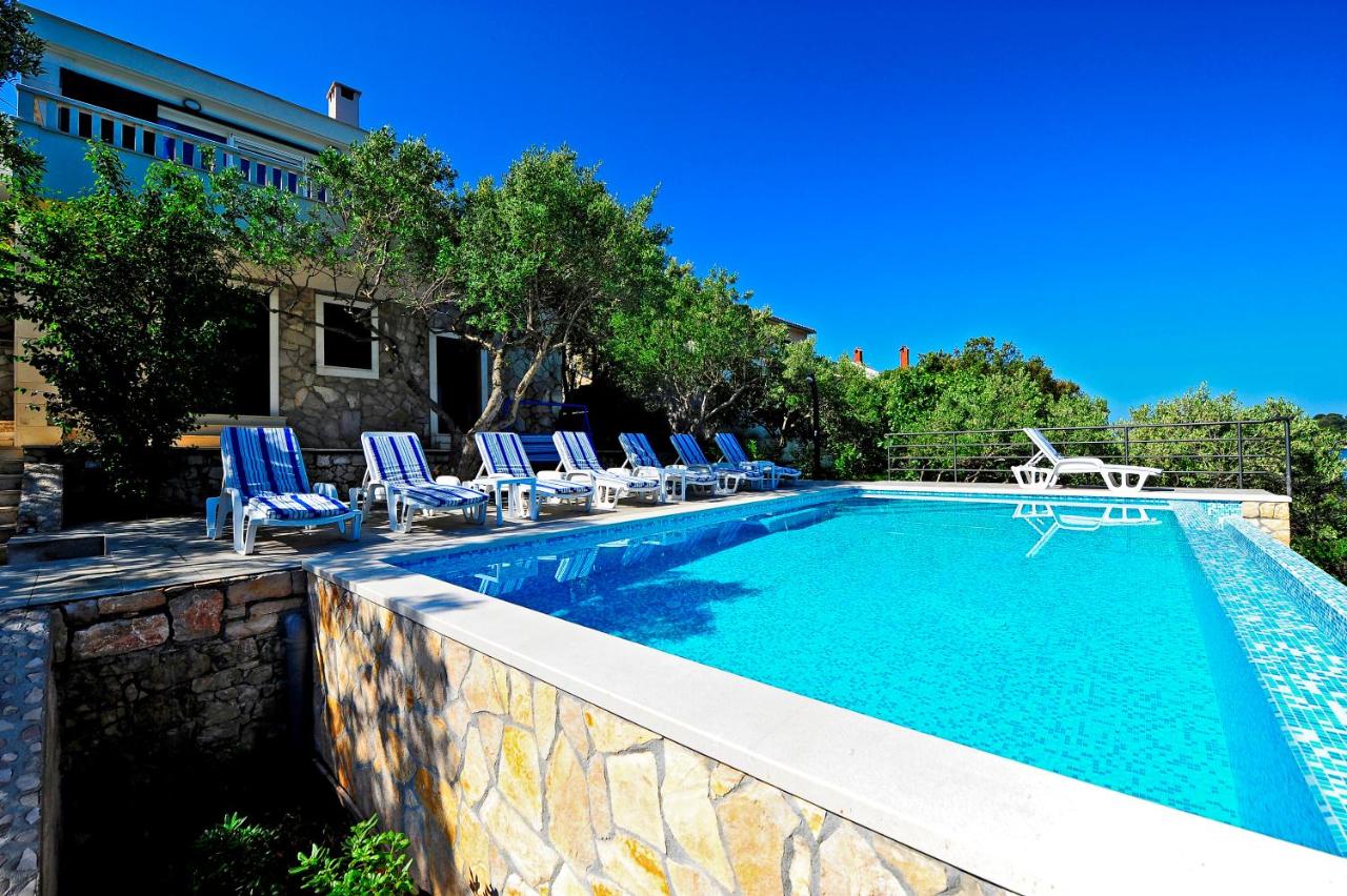 B&B Maslinica - Villa Jadranka Beachfront & Pool - Bed and Breakfast Maslinica