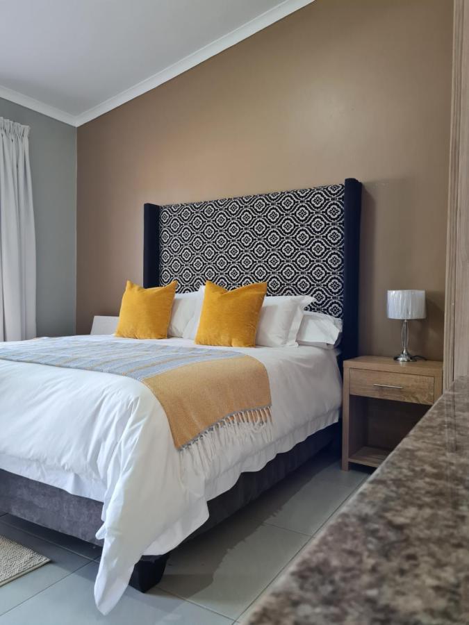 B&B Rustenburg - Village Kulture - Guest House - Bed and Breakfast Rustenburg