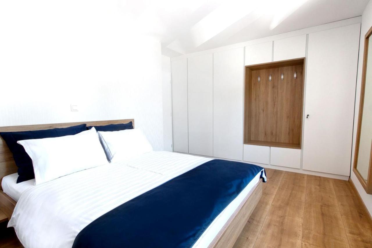 Apartment mit Balkon