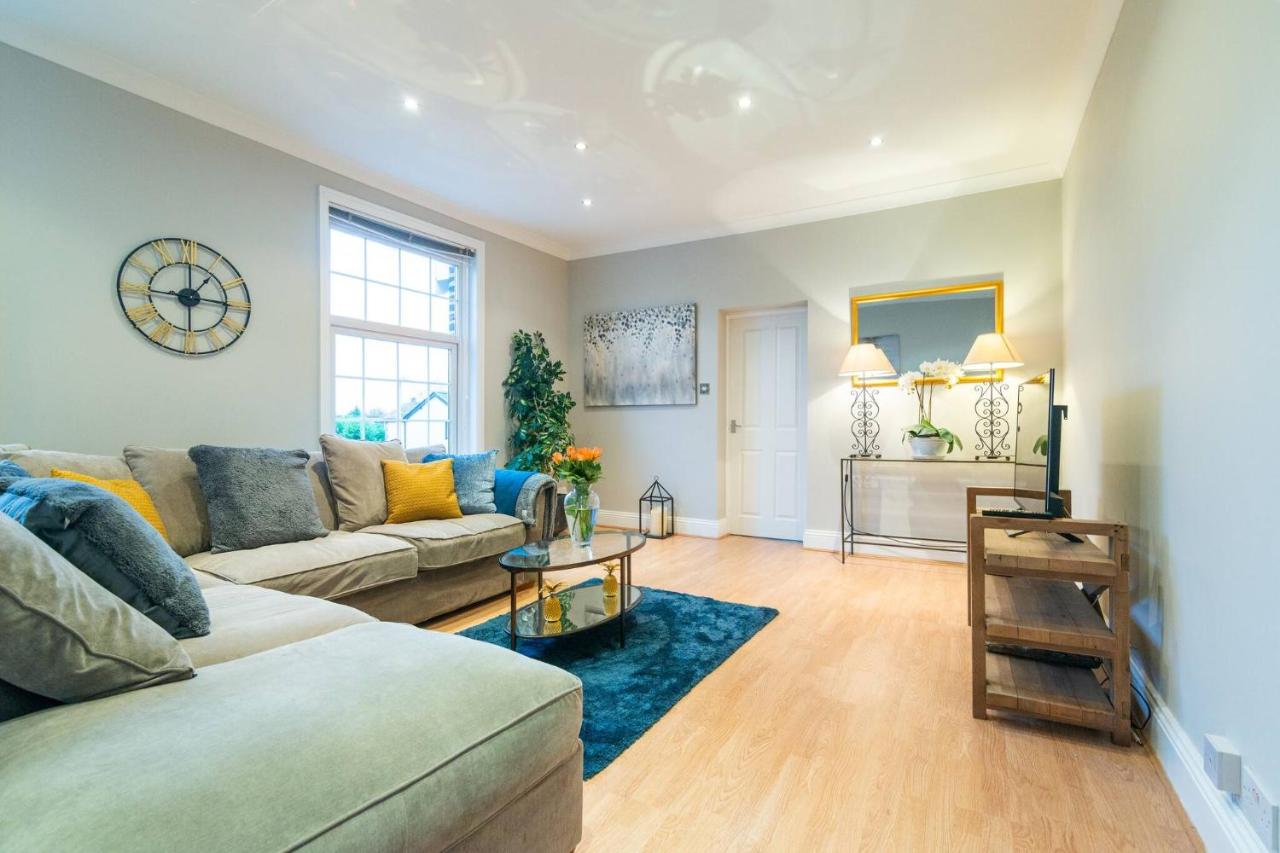 B&B Wilmslow - Modern Living 2 Bedroom Apartment South Wilmslow - Bed and Breakfast Wilmslow
