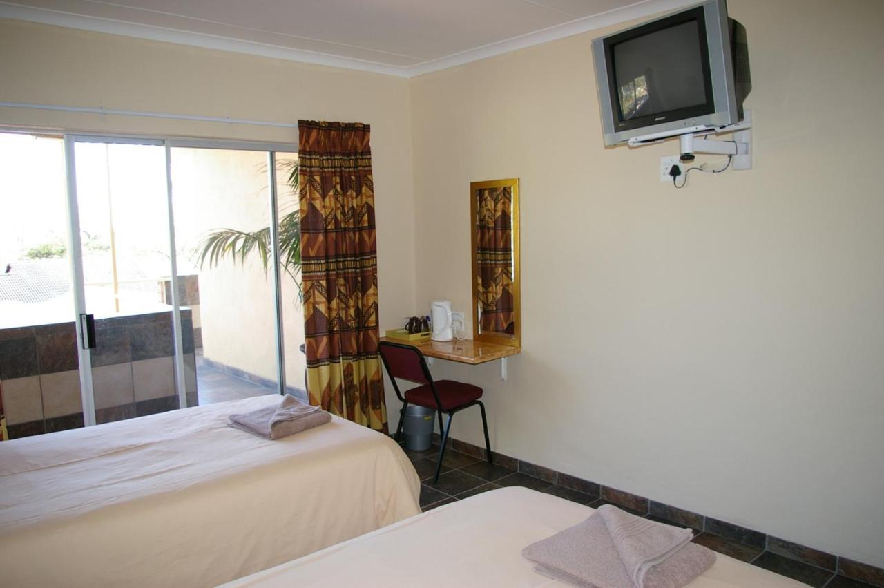 Camera Deluxe Doppia con Letti Singoli