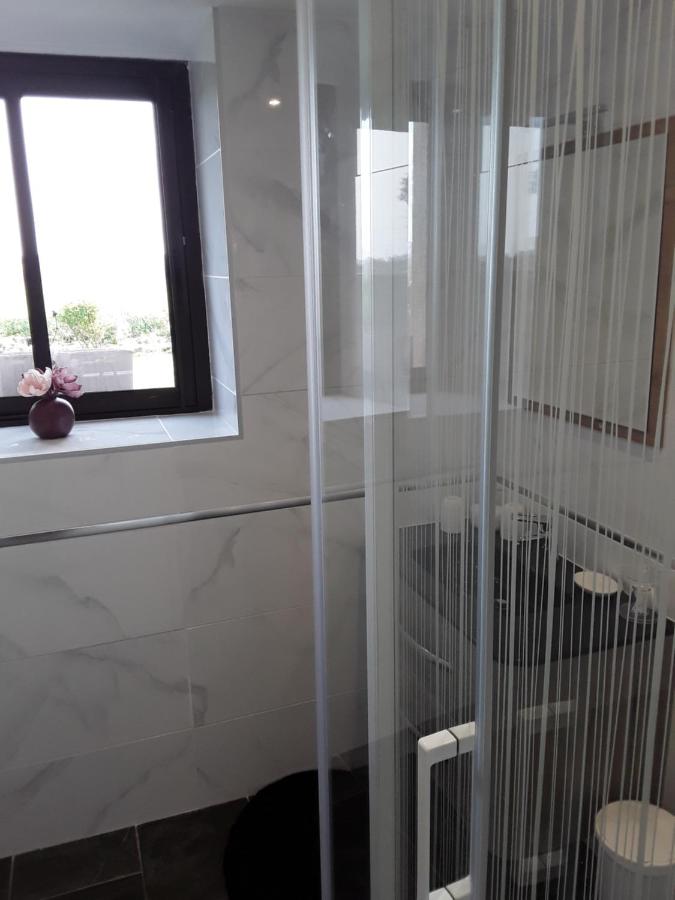 Camera Matrimoniale con Vista Giardino