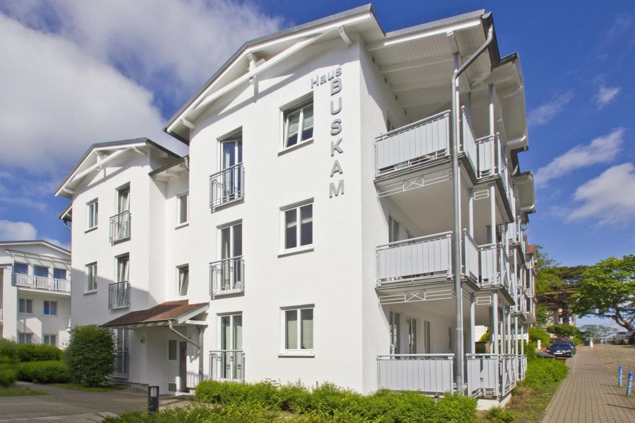 zentrale FeWo mit Balkon, gratis Nutzung vom AHOI Erlebnisbad und Sauna in Sellin - Villa Buskam FeWo 28 - B&B