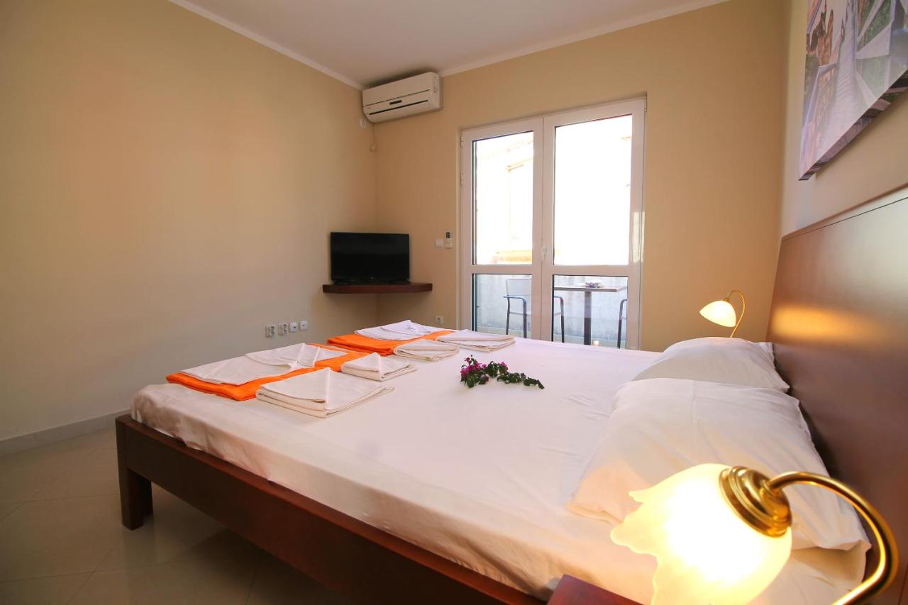 One-Bedroom Apartment with Balcony and Sea View (2 Adults)