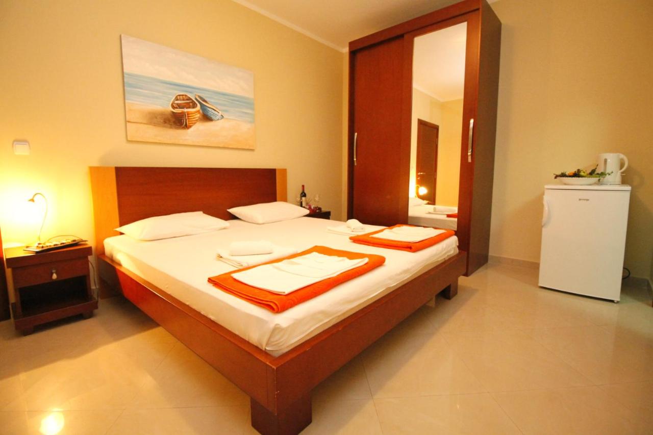 Double Room with Terrace - Ground Floor