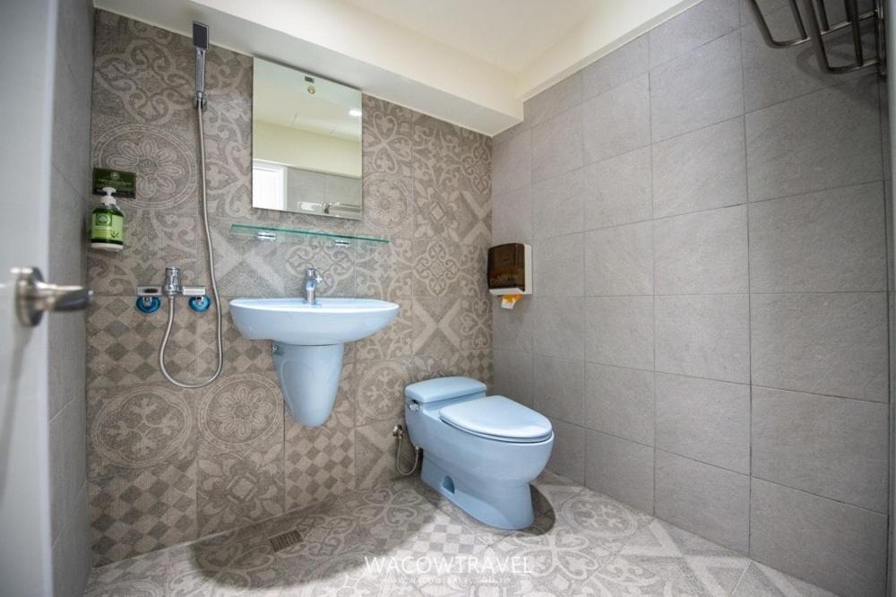 Single Room with Shared Shower and Toilet