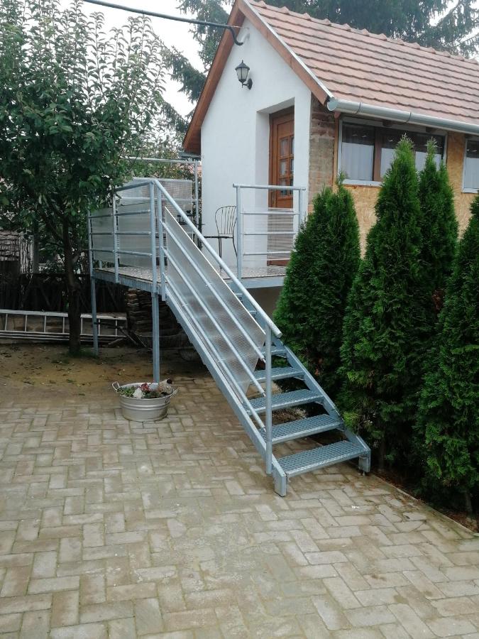 Standard Twin Room with Garden View