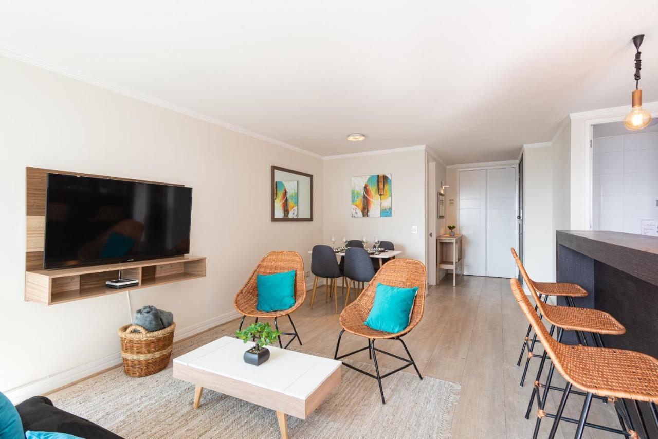 Arauco Wood - 2BR, Parking, Wifi, Mall & Pool - B&B Santiago