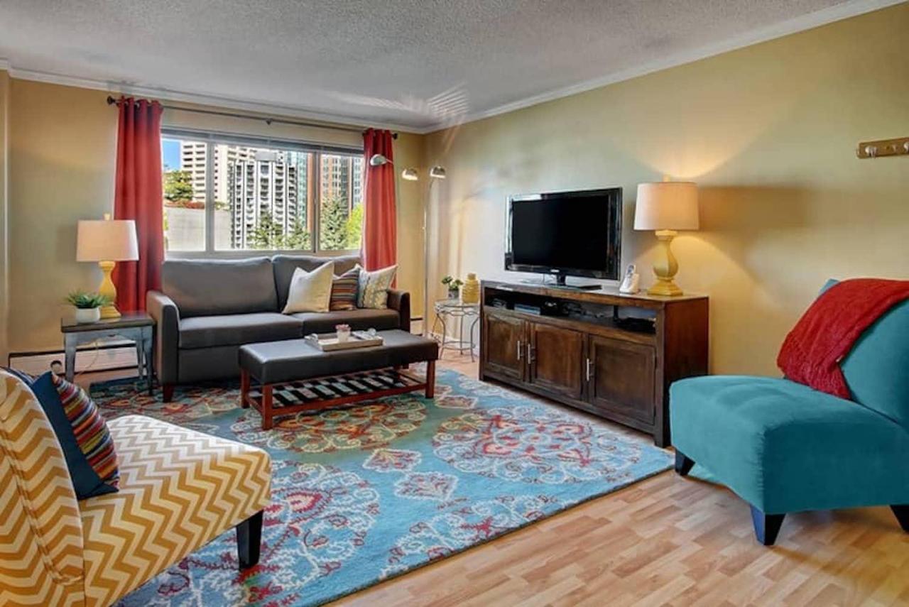 B&B Seattle - Vibrant Downtown, King Bed, Work Desk & Kitchen - Bed and Breakfast Seattle