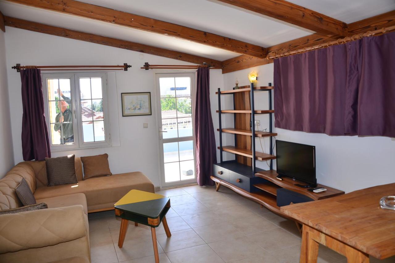 Aquarius Hotel - B&B Side