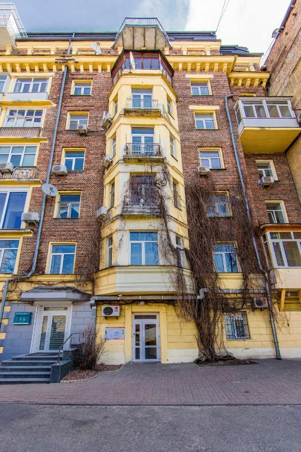 2-х кімнатна квартира поруч із Бессарабським Ринком - Chambres d'hôtes Kiev