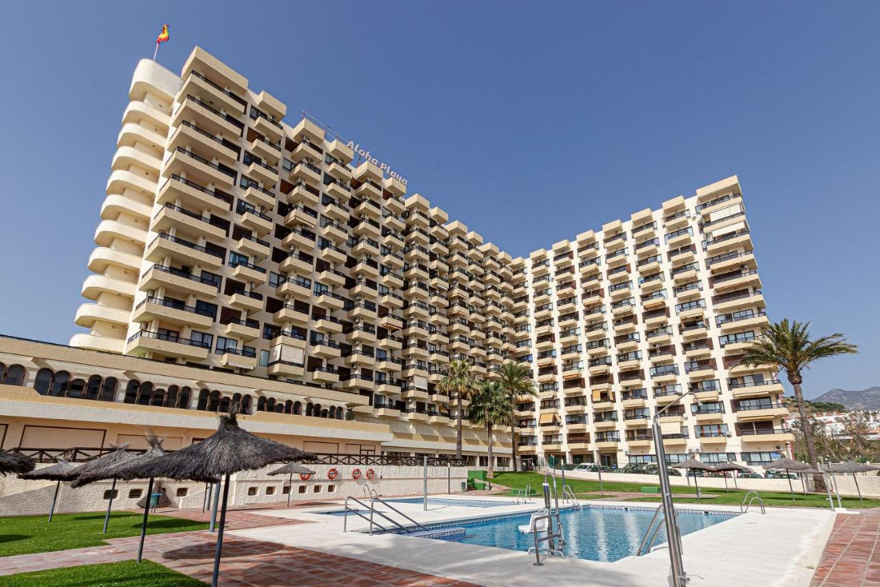 Beachfront with Spectacular views and Swimming pool - Chambres d’hôtes