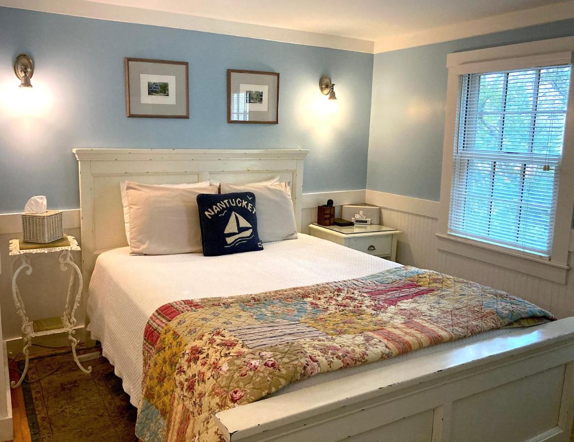 Zimmer mit Queensize-Bett und eigenem Bad