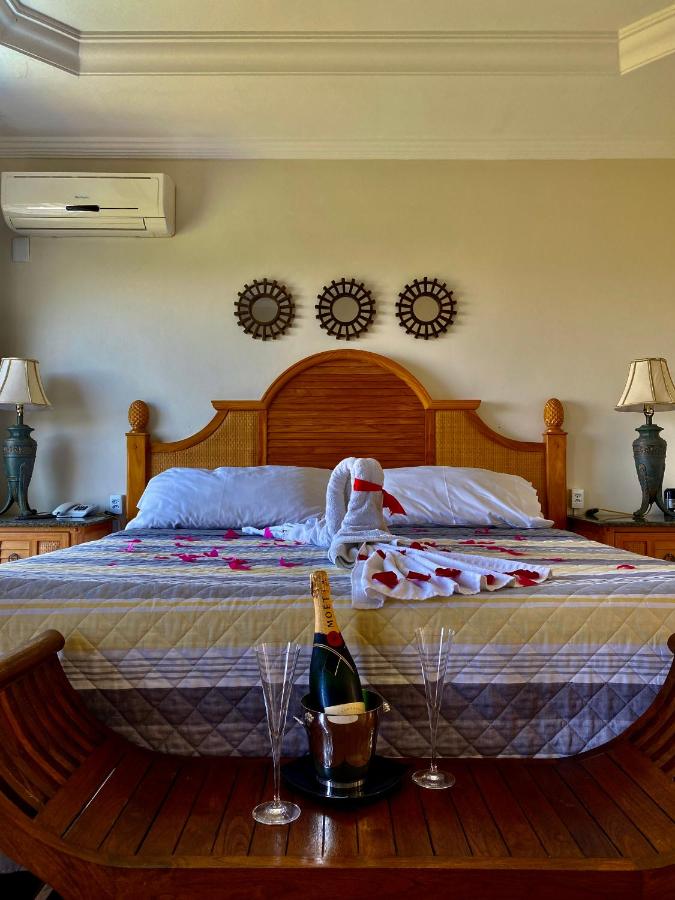 Deluxe Master Room