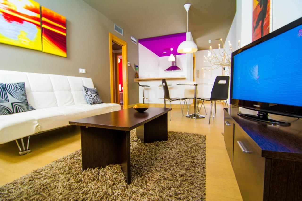 Apartamentos 16:9 Suites Almería - Ferienwohnung Almería