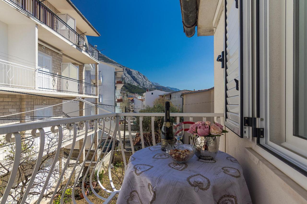 Studio with Balcony
