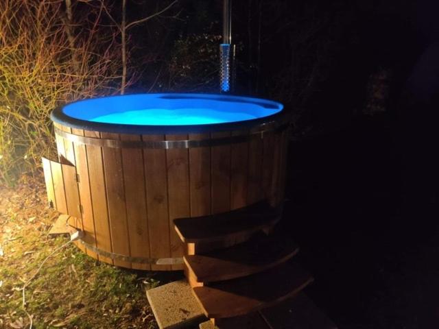 Zielony Domek z jacuzzi - Bed and Breakfast