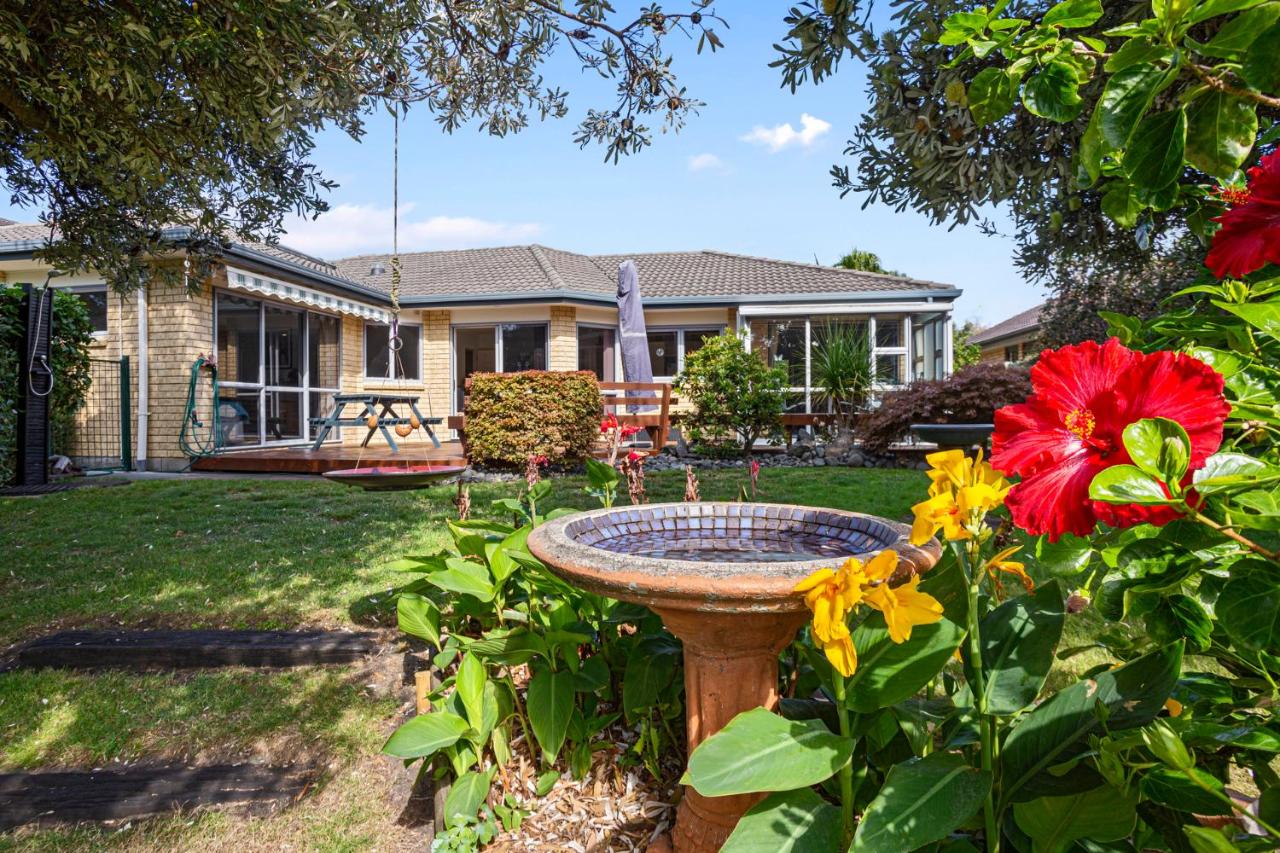 B&B Waihi Beach - Fantails Roost - Bowentown Holiday Home - Bed and Breakfast Waihi Beach