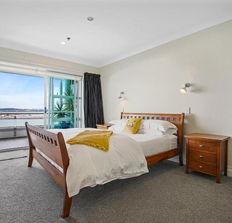Superior Harbourside Two Bedroom Apartment