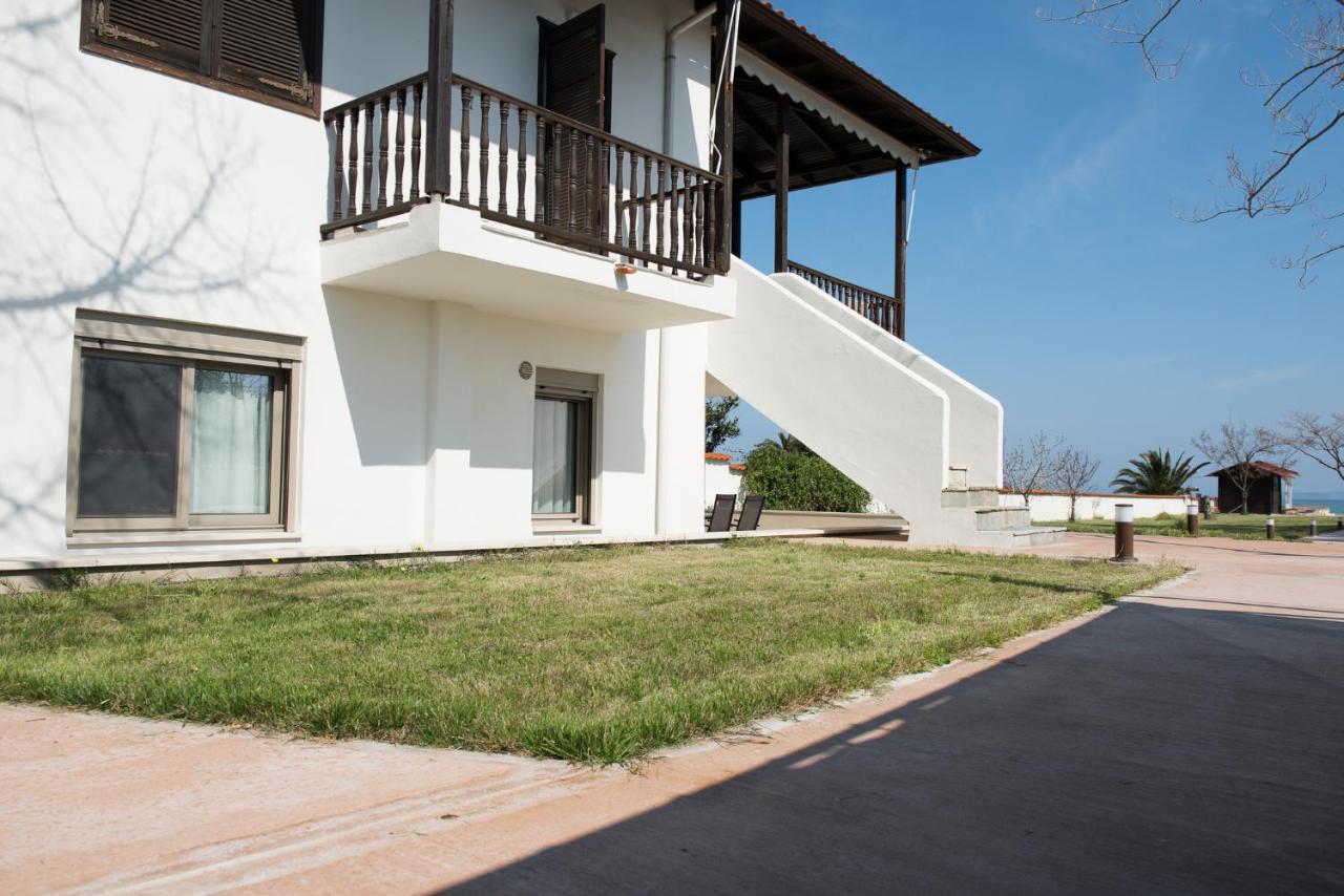 Arelia Beachfront Sea View Apartment - B&B Pefkochóri